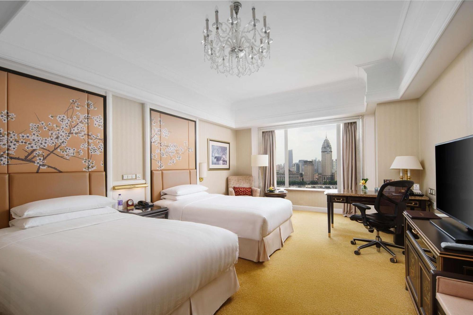 Pudong Shangri-La, Шанхай Экстерьер фото