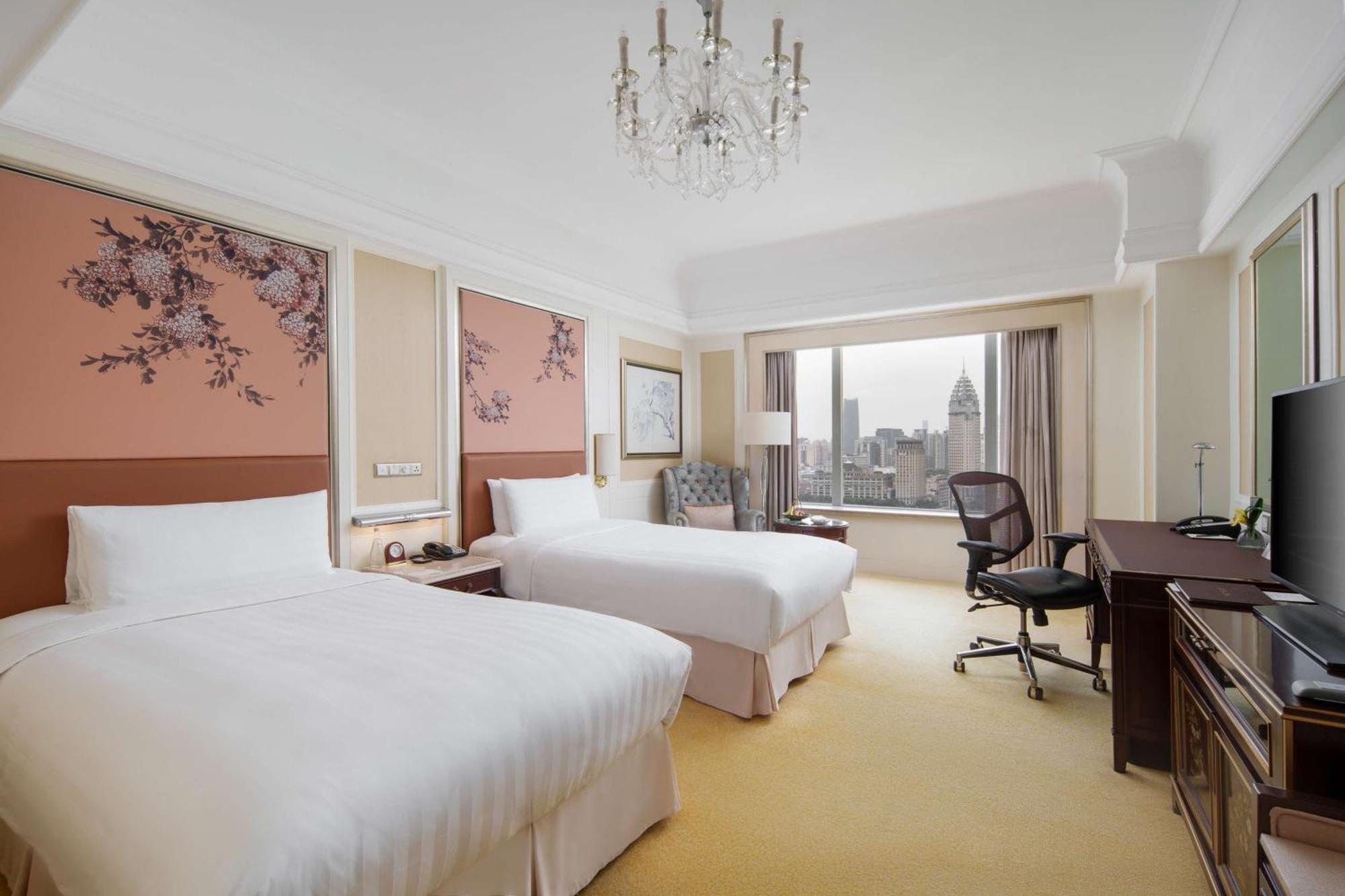 Pudong Shangri-La, Шанхай Экстерьер фото