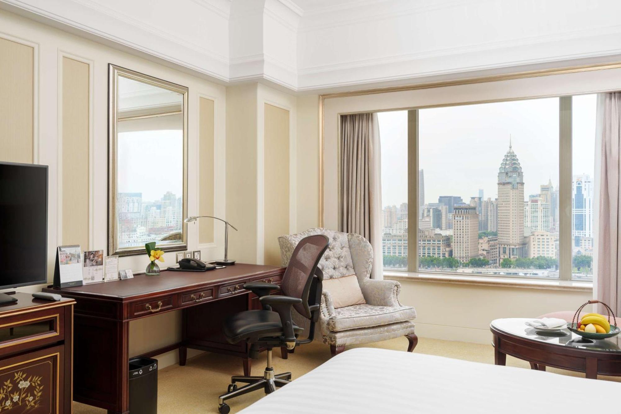 Pudong Shangri-La, Шанхай Экстерьер фото